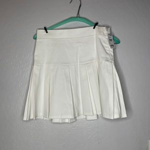 New with tags Tilly’s white tennis skirt
